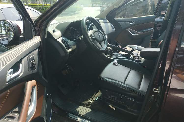 Used JMC Yusheng S350 2016 2.0T Automatic Two-Wheel Drive Gasoline Luxury Version with Sunroof 5 Seats Driver Seat