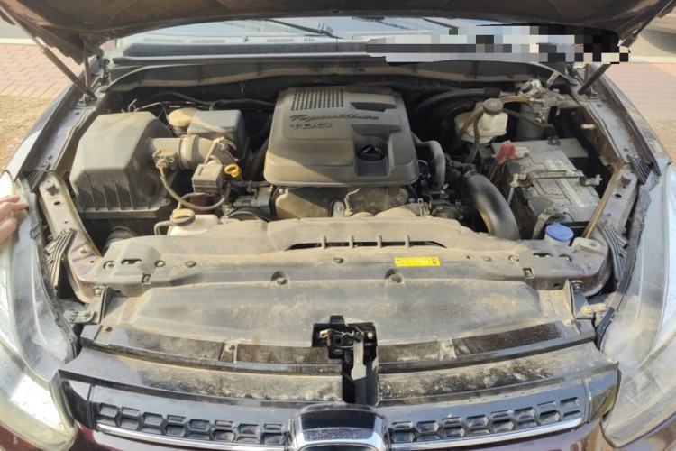Used JMC Yusheng S350 2016 2.4T Automatic 4x4 Diesel Luxury 5-Seater Engine Bay