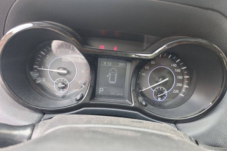 Used JMC Yusheng S350 2016 2.0T Automatic All-Wheel Drive Gasoline Ultra-Luxury 5-Seater Instrument Cluster