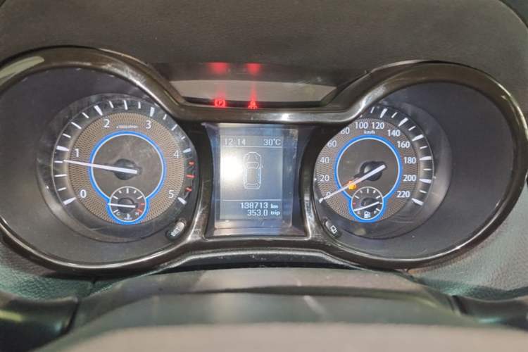 Used JMC Yusheng S350 2016 2.4T Manual 4x4 Diesel Luxury Edition 5-Seater Instrument Cluster