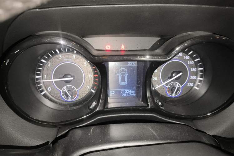 Used JMC Yusheng S350 2016 2.0T Automatic All-Wheel Drive Gasoline Ultra-Luxury 5-Seater Instrument Cluster