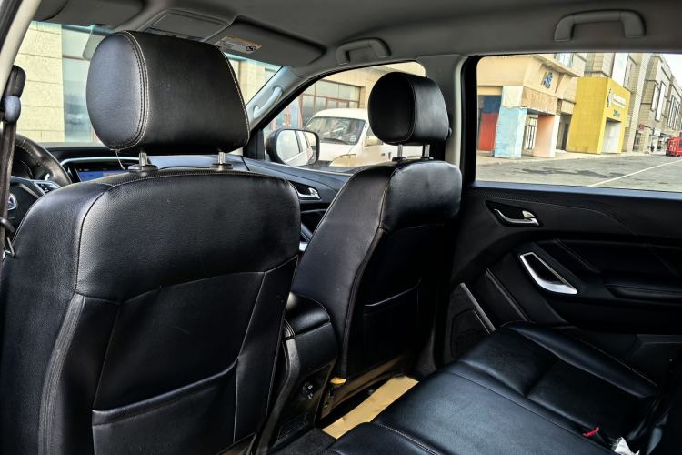 Used JMC Yusheng S350 2016 2.0T Automatic Two-Wheel Drive Gasoline Luxury Edition 5 Seats Interior 10