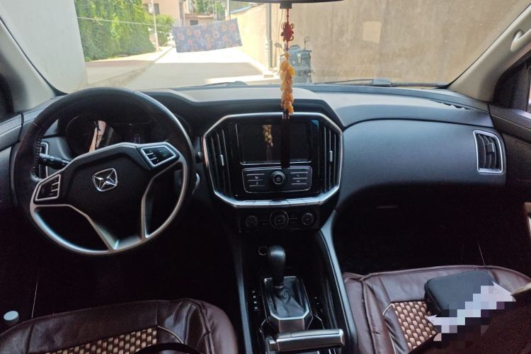 Used JMC Yusheng S350 2016 2.0T Automatic All-Wheel Drive Gasoline Ultra-Luxury 7-Seater Interior 2