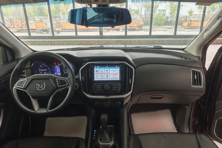 Used JMC Yusheng S350 2016 2.0T Automatic All-Wheel Drive Gasoline Ultra-Luxury 5-Seater Interior 3