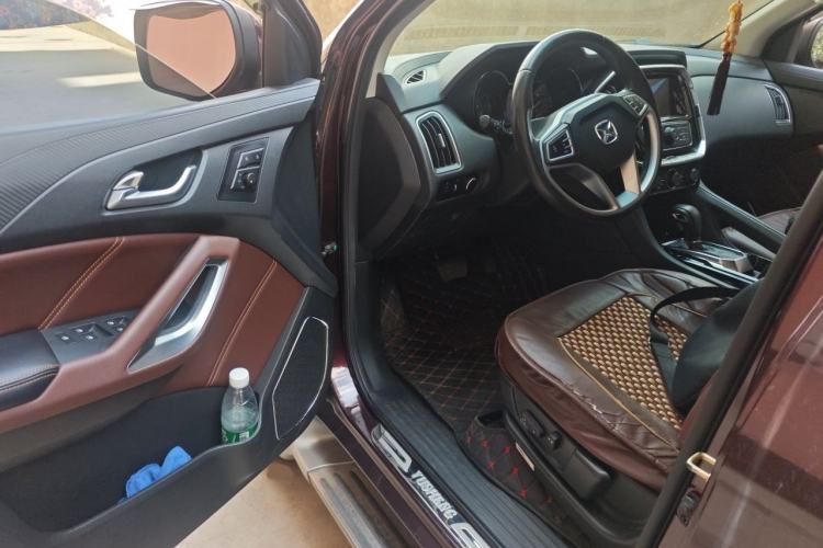 Used JMC Yusheng S350 2016 2.0T Automatic All-Wheel Drive Gasoline Ultra-Luxury 7-Seater Interior 3