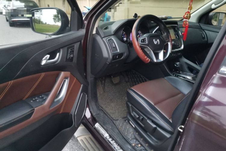 Used JMC Yusheng S350 2016 2.0T Automatic Two-Wheel Drive Gasoline Luxury Version with Sunroof 5 Seats Interior 3
