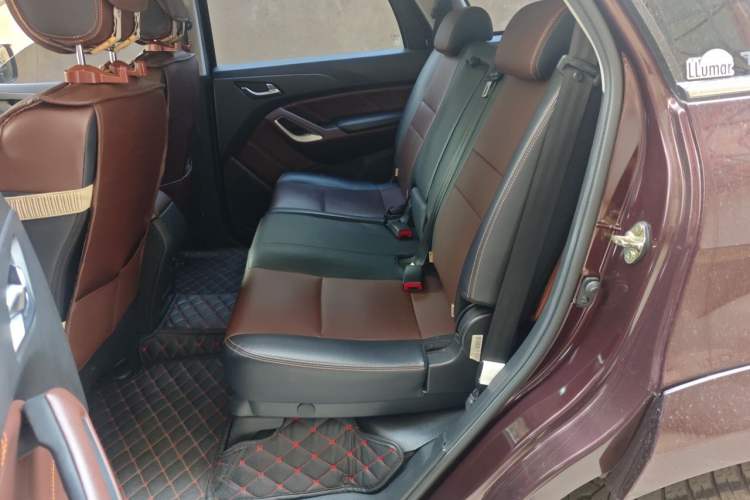 Used JMC Yusheng S350 2016 2.0T Automatic All-Wheel Drive Gasoline Ultra-Luxury 7-Seater Interior 4