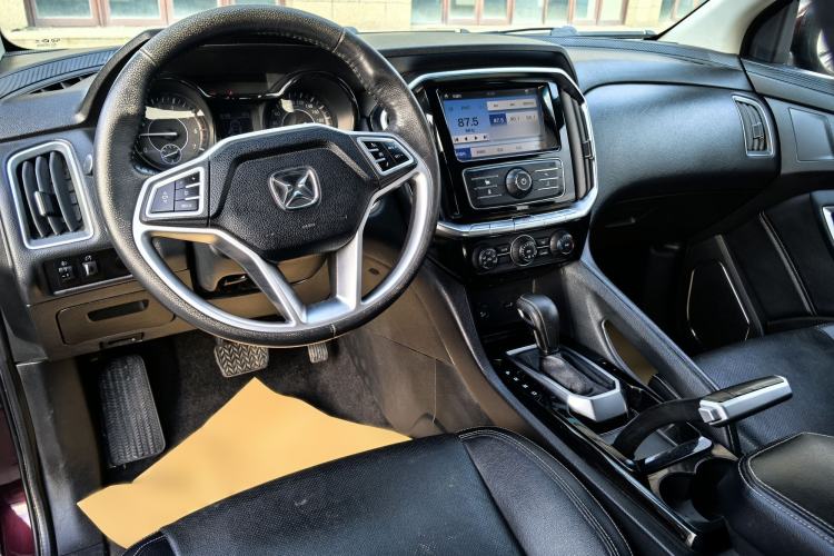 Used JMC Yusheng S350 2016 2.0T Automatic Two-Wheel Drive Gasoline Luxury Edition 5 Seats Interior 9