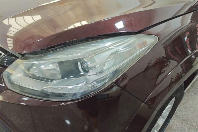 Used JMC Yusheng S350 2016 2.4T Manual 4x4 Diesel Luxury Edition 5-Seater Left Front Headlight