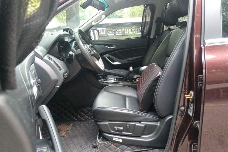 Used JMC Yusheng S350 2016 2.0T Automatic 4x4 Gasoline Luxury Version with Sunroof 7 Seats Left Front Seat