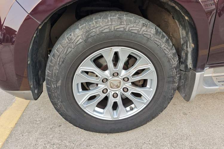 Used JMC Yusheng S350 2016 2.0T Automatic All-Wheel Drive Gasoline Ultra-Luxury 5-Seater Left Front Wheel Hub