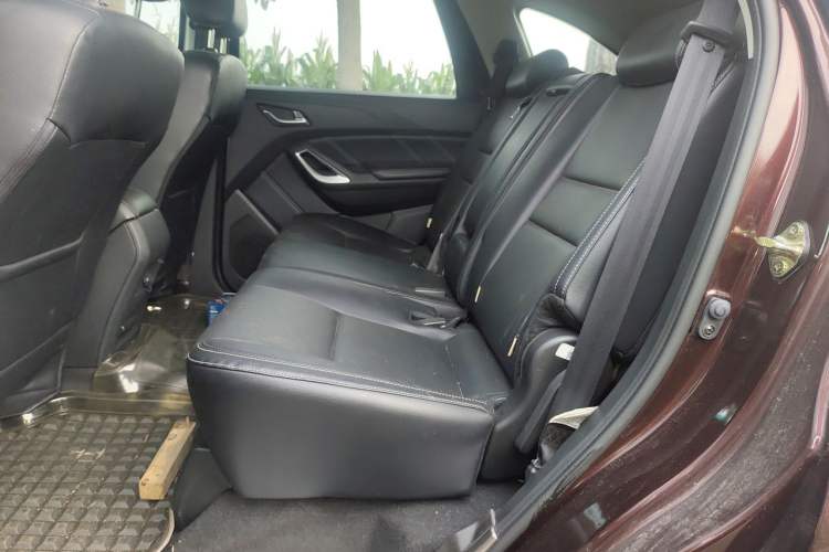 Used JMC Yusheng S350 2016 2.0T Manual 4x4 Gasoline Luxury Sunroof Version 5 Seats Left Rear Seat