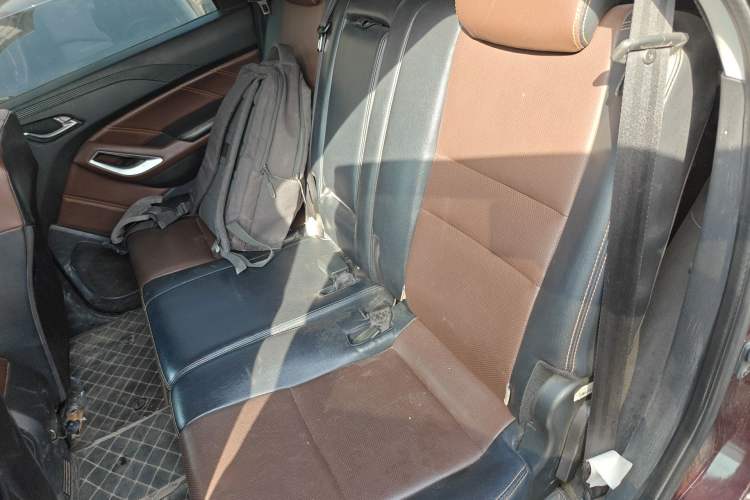 Used JMC Yusheng S350 2016 2.0T Automatic All-Wheel Drive Gasoline Luxury Version with Sunroof 5 Seats Left Rear Seat
