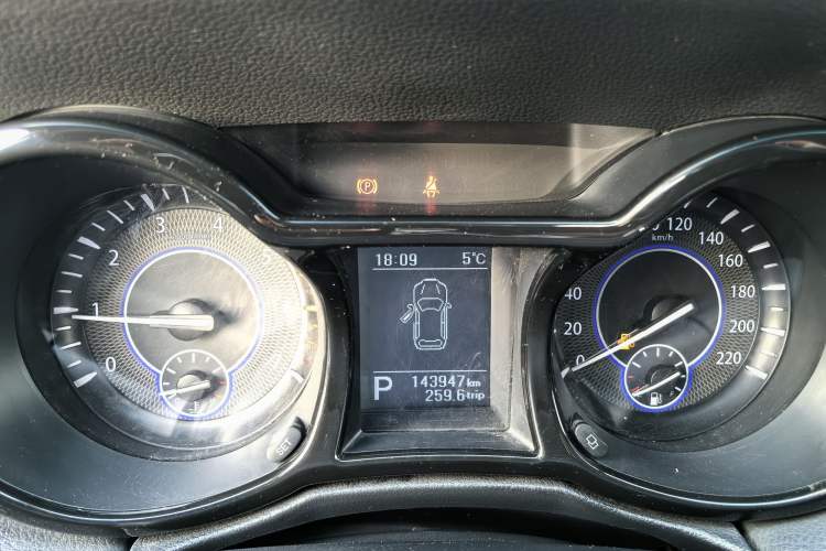 Used JMC Yusheng S350 2016 2.0T Automatic Two-Wheel Drive Gasoline Luxury Edition 5 Seats Odometer Close Up