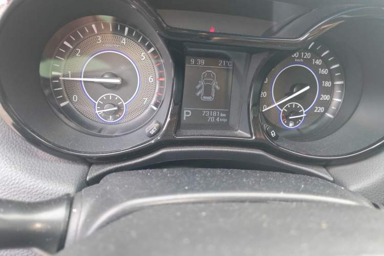 Used JMC Yusheng S350 2016 2.0T Automatic All-Wheel Drive Gasoline Ultra-Luxury 7-Seater Odometer Close Up