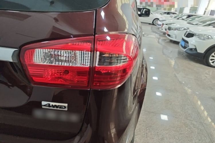 Used JMC Yusheng S350 2016 2.4T Manual 4x4 Diesel Luxury Edition 5-Seater Right Rear Taillight