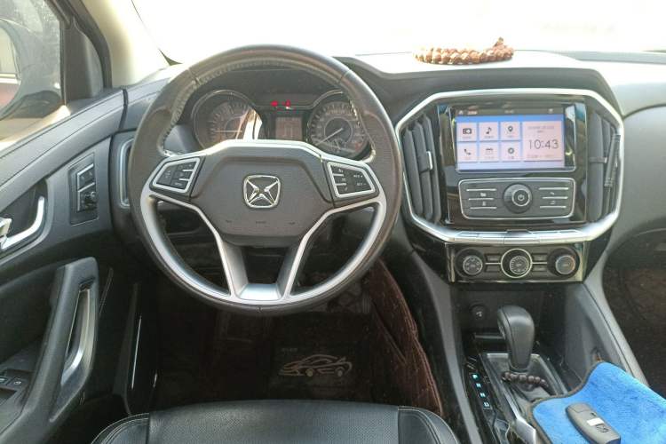 Used JMC Yusheng S350 2016 2.0T Automatic Two-Wheel Drive Gasoline Luxury Version with Sunroof 5 Seats Steering Wheel