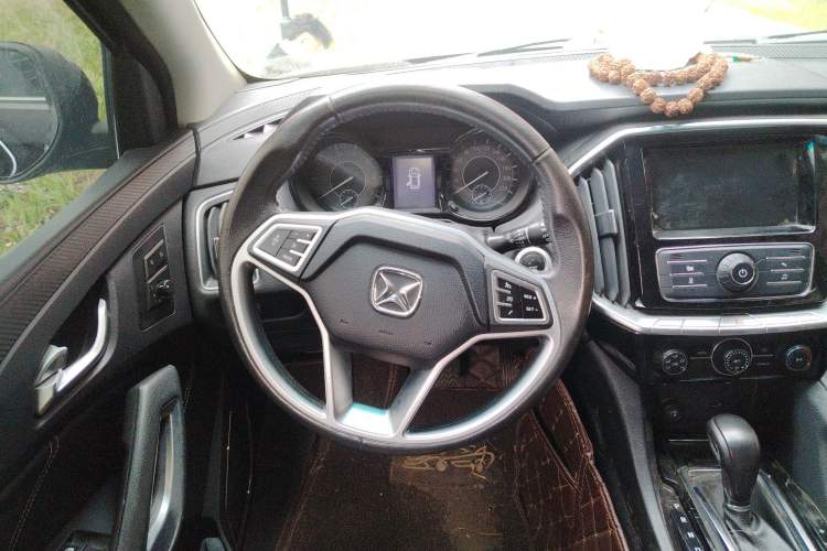 Used JMC Yusheng S350 2016 2.0T Automatic Two-Wheel Drive Gasoline Luxury Version with Sunroof 5 Seats Steering Wheel