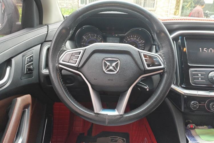 Used JMC Yusheng S350 2016 2.0T Manual Two-Wheel Drive Gasoline Luxury Version with Sunroof 5 Seats Steering Wheel