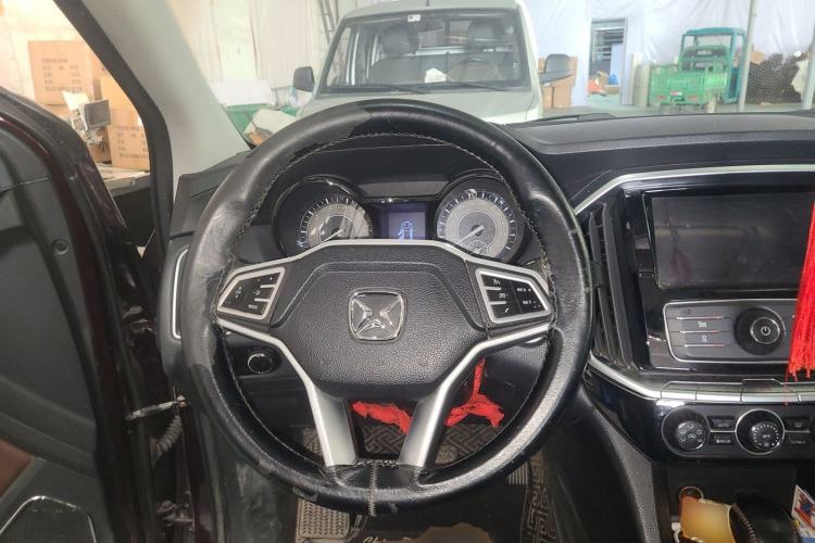 Used JMC Yusheng S350 2016 2.0T Automatic All-Wheel Drive Gasoline Luxury 7-Seater Steering Wheel