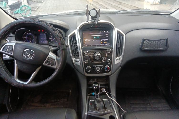 Used JMC Yusheng S350 2016 2.4T Automatic 4x4 Diesel Luxury 5-Seater Center Console