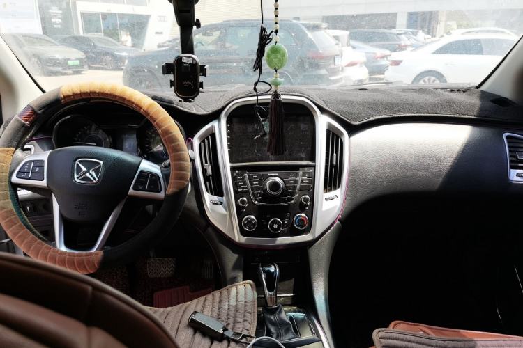 Used JMC Yusheng S350 2016 2.4T Automatic 2WD Diesel Luxury 5-Seater Center Console