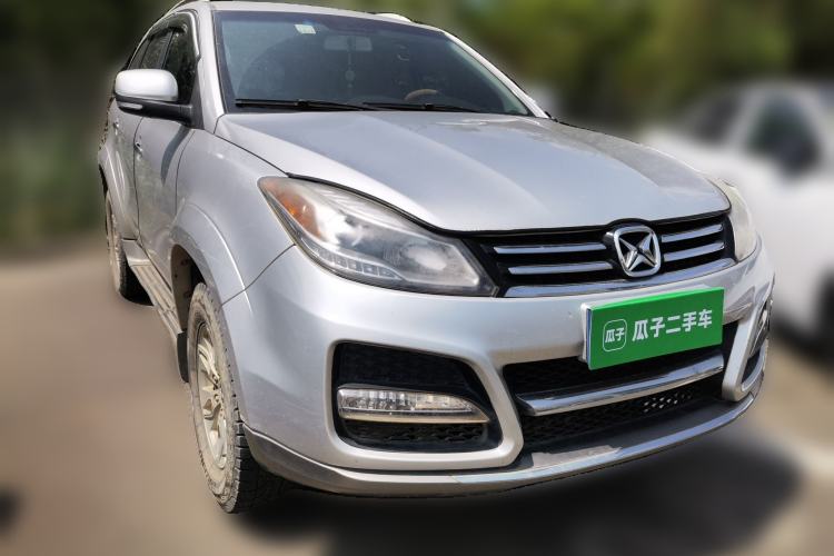 Used JMC Yusheng S350 2016 2.4T Automatic 2WD Diesel Luxury 5-Seater Front Right 45 Deg