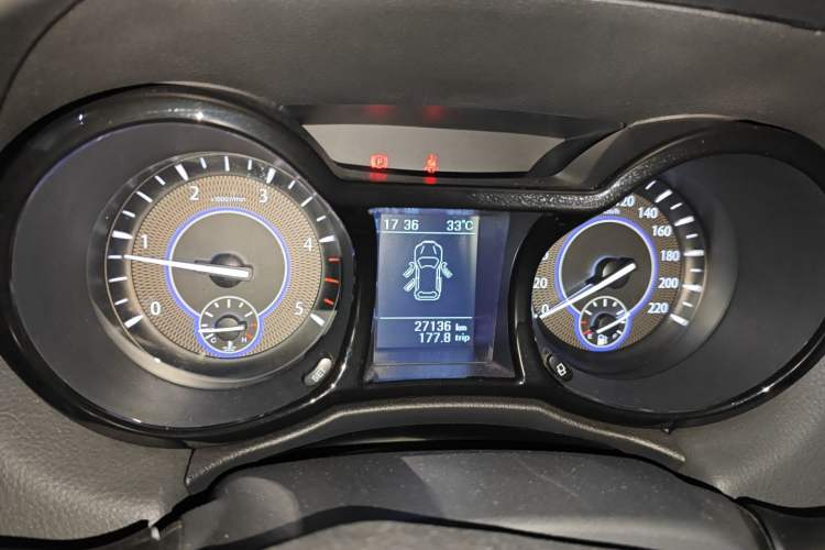 Used JMC Yusheng S350 2016 2.4T Manual 4x4 Diesel Luxury Edition 5-Seater Instrument Cluster