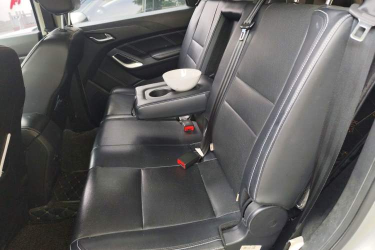 Used JMC Yusheng S350 2016 2.0T Automatic All-Wheel Drive Gasoline Ultra-Luxury 7-Seater Left Rear Seat