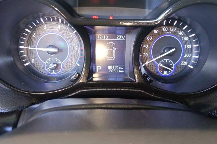 Used JMC Yusheng S350 2016 2.0T Automatic All-Wheel Drive Gasoline Ultra-Luxury 5-Seater Odometer Close Up