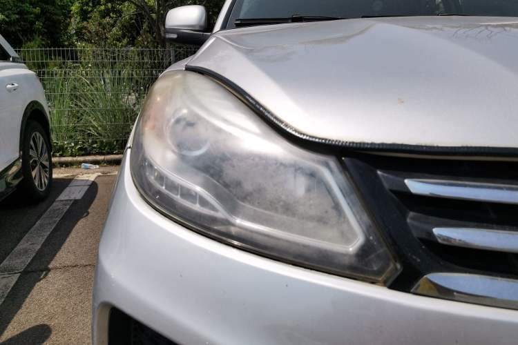 Used JMC Yusheng S350 2016 2.4T Automatic 2WD Diesel Luxury 5-Seater Right Front Headlight