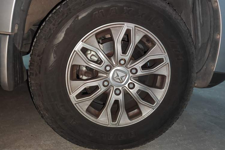 Used JMC Yusheng S350 2016 2.4T Manual 4x4 Diesel Luxury Edition 5-Seater Right Front Wheel Hub