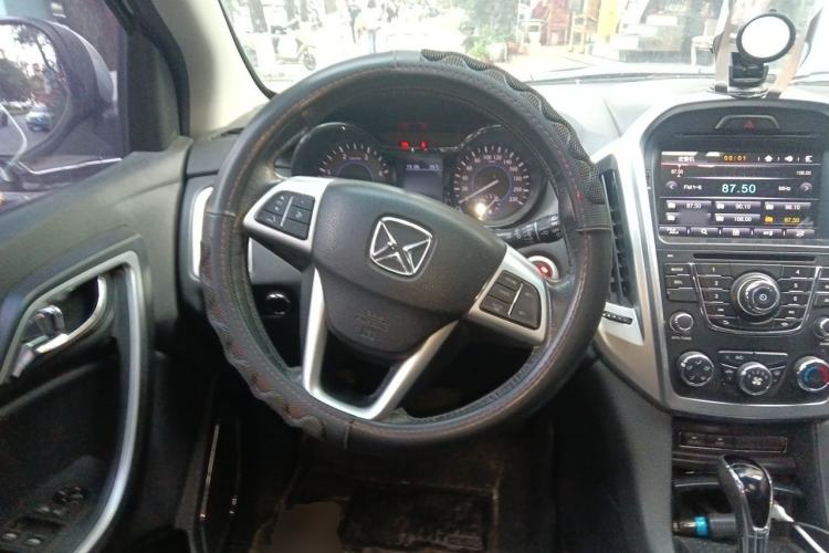 Used JMC Yusheng S350 2016 2.4T Automatic 4x4 Diesel Luxury 5-Seater Steering Wheel