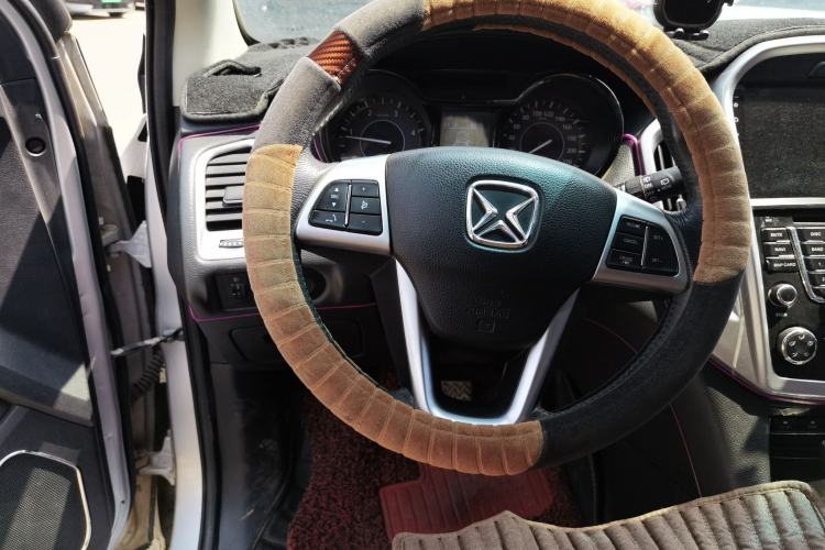 Used JMC Yusheng S350 2016 2.4T Automatic 2WD Diesel Luxury 5-Seater Steering Wheel