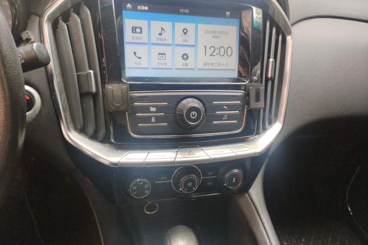 Used JMC Yusheng S350 2016 2.4T Automatic 4x4 Diesel Luxury 5-Seater Audio And AC Panel