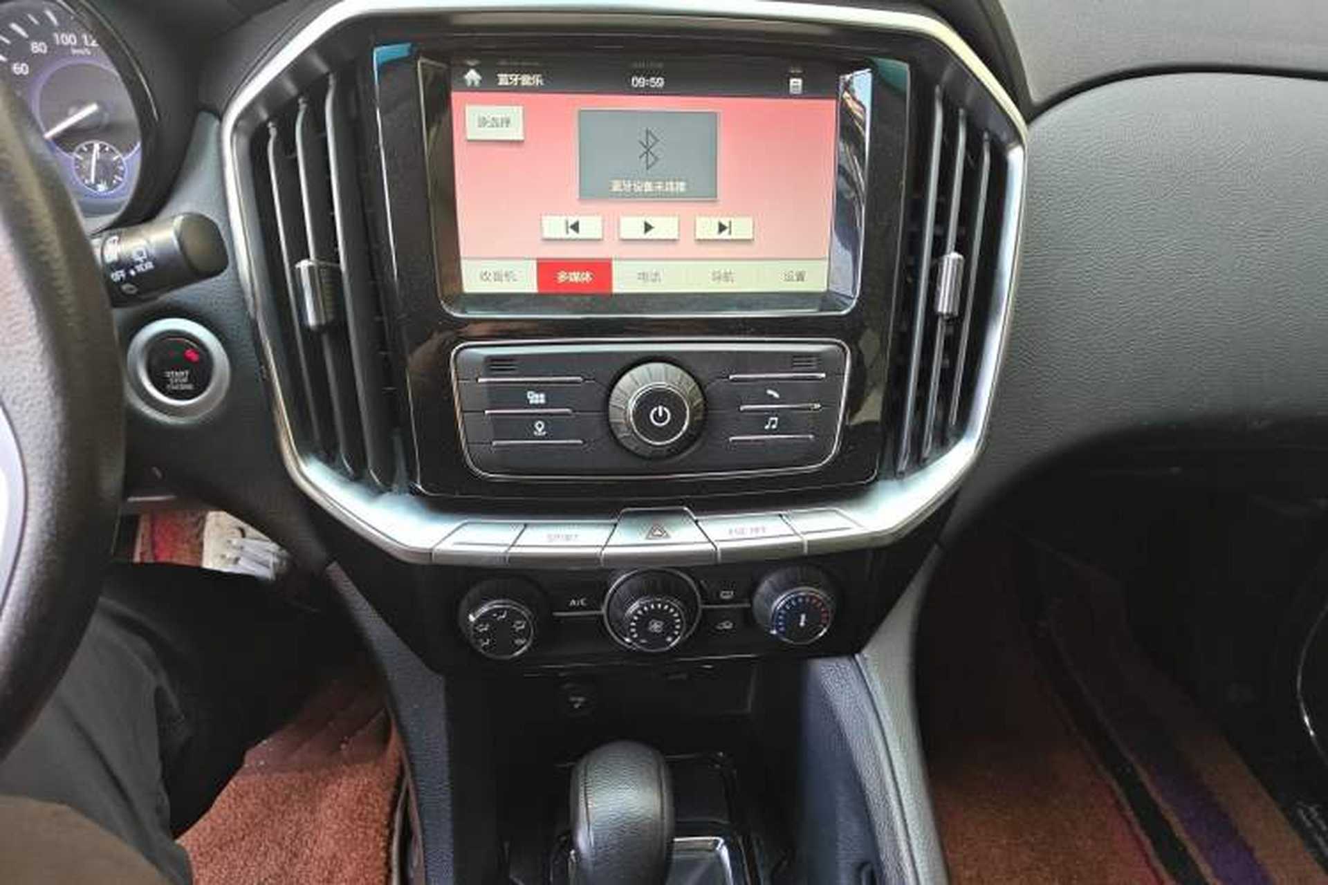 Used JMC Yusheng S350 2016 2.4T Automatic 4x4 Diesel Luxury 5-Seater Audio And AC Panel