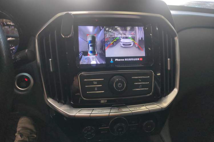 Used JMC Yusheng S350 2016 2.0T Automatic 4x4 Gasoline Luxury Version with Sunroof 7 Seats Audio And AC Panel