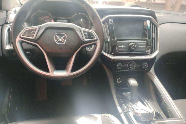 Used JMC Yusheng S350 2016 2.4T Automatic 4x4 Diesel Luxury 5-Seater Center Console