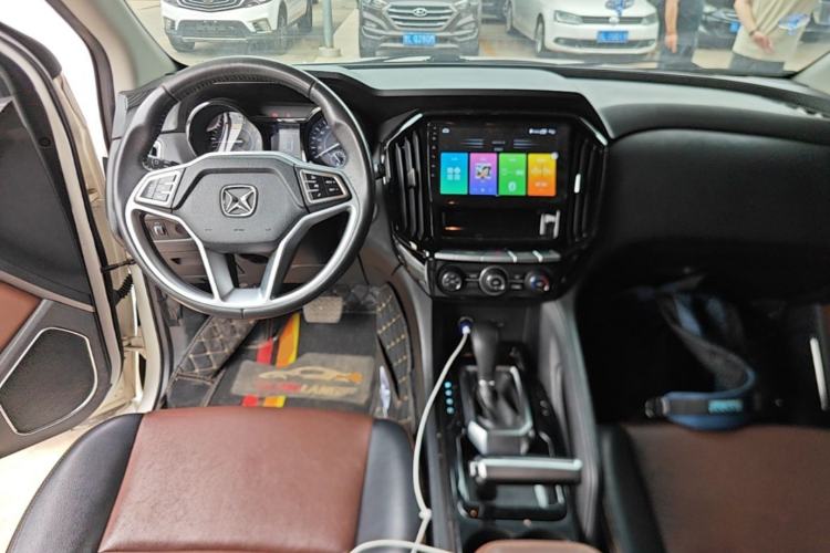 Used JMC Yusheng S350 2016 2.0T Automatic Two-Wheel Drive Gasoline Luxury Edition 5 Seats Center Console