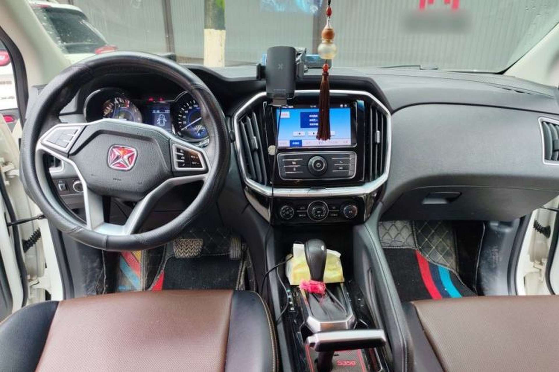 Used JMC Yusheng S350 2016 2.0T Automatic All-Wheel Drive Gasoline Ultra-Luxury 7-Seater Center Console