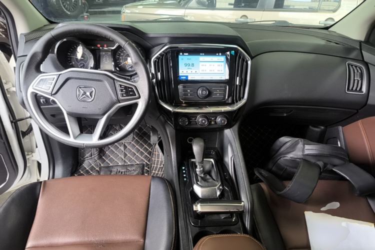 Used JMC Yusheng S350 2016 2.4T Automatic 4x4 Diesel Luxury 5-Seater Center Console