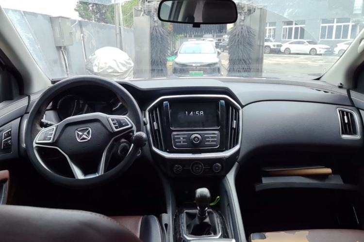 Used JMC Yusheng S350 2016 2.0T Manual Two-Wheel Drive Gasoline Luxury Edition 5 Seats Center Console