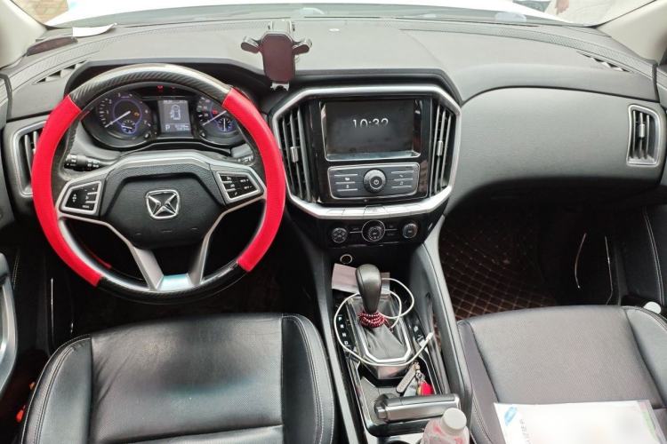 Used JMC Yusheng S350 2016 2.0T Automatic Two-Wheel Drive Gasoline Luxury Version with Sunroof 5 Seats Center Console