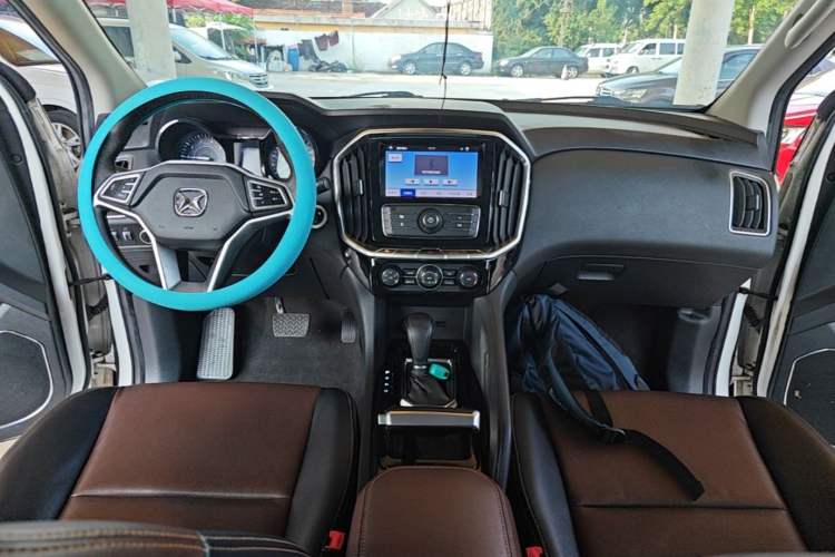Used JMC Yusheng S350 2016 2.0T Automatic All-Wheel Drive Gasoline Ultra-Luxury 7-Seater Center Console