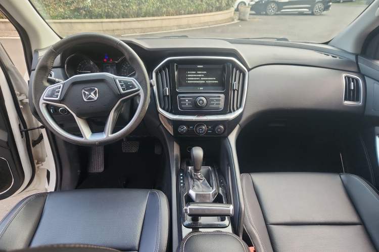 Used JMC Yusheng S350 2016 2.0T Automatic All-Wheel Drive Gasoline Luxury Version with Sunroof 5 Seats Center Console
