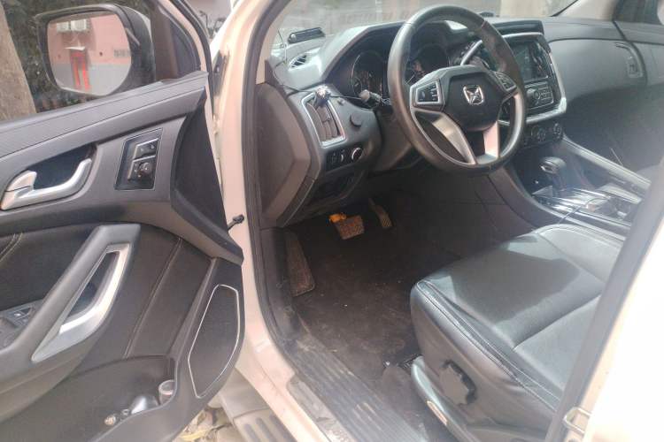 Used JMC Yusheng S350 2016 2.4T Automatic 4x4 Diesel Luxury 5-Seater Driver Seat