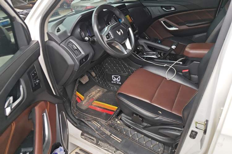 Used JMC Yusheng S350 2016 2.0T Automatic Two-Wheel Drive Gasoline Luxury Edition 5 Seats Driver Seat