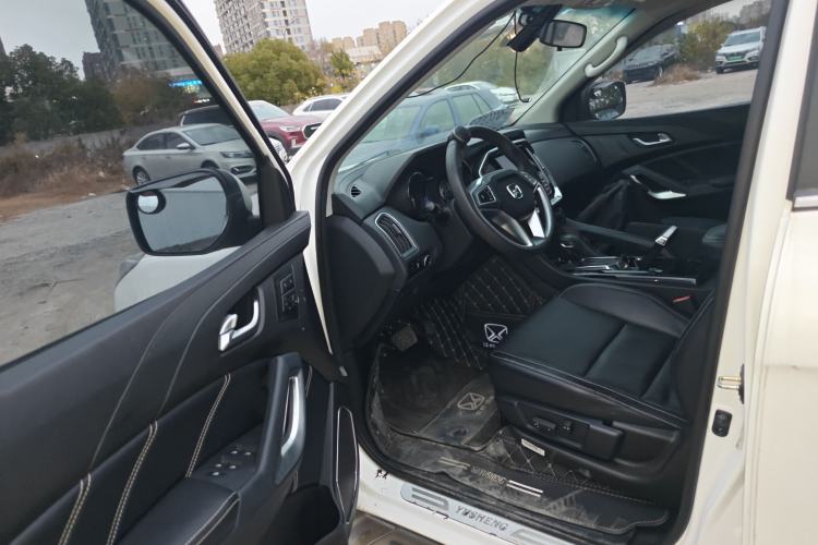 Used JMC Yusheng S350 2016 2.0T Automatic 4x4 Gasoline Luxury Version with Sunroof 7 Seats Driver Seat