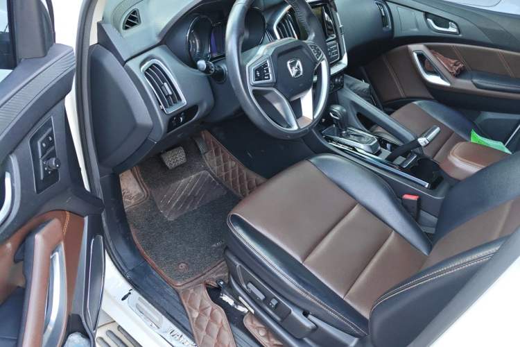 Used JMC Yusheng S350 2016 2.0T Automatic Two-Wheel Drive Gasoline Luxury Version with Sunroof 5 Seats Driver Seat