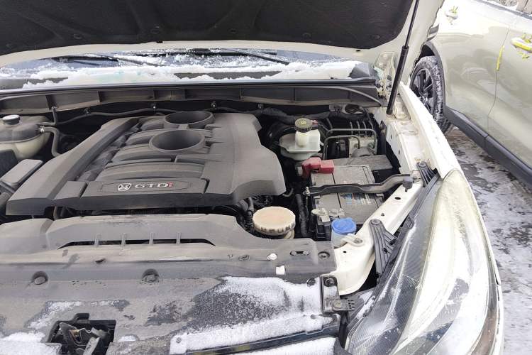 Used JMC Yusheng S350 2016 2.0T Automatic All-Wheel Drive Gasoline Luxury Version with Sunroof 5 Seats Engine Bay Left